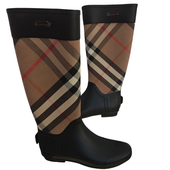 Burberry - Picture 2 of 12